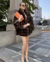 Шуба из куницы с силуэтом 