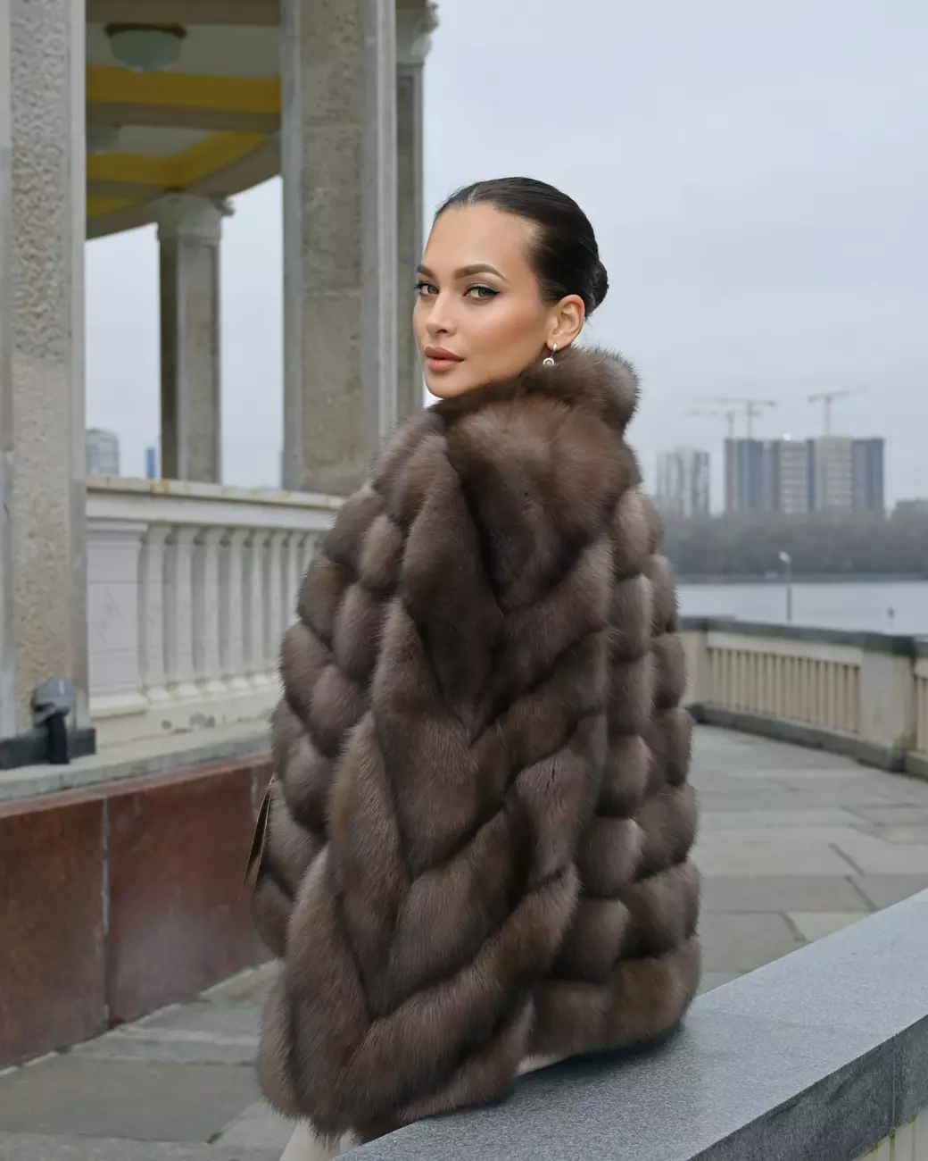 Шуба из соболя с рукавами ёлочка 1
