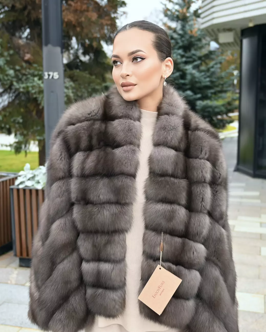 Шуба из соболя с рукавами ёлочка 2